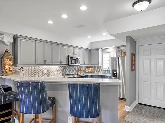 5th image of 520 Gulf Shore Dr Unit 327