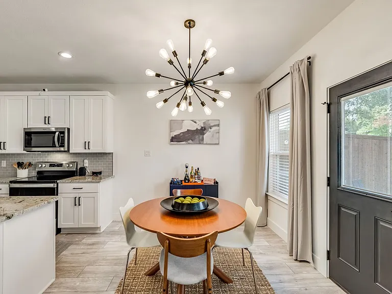 3001 Fernwood Ave — Photo 8