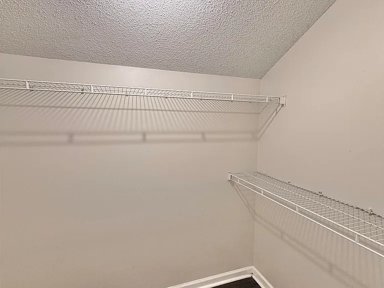 1693 Old Mill Stream Dr — Photo 11