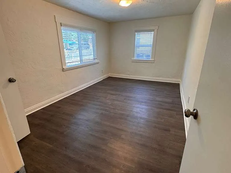 4555-57 Landis St #55 — Photo 5