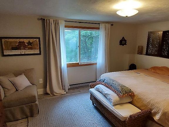 Downstairs Main Bedroom - I dont have a picture but there is a bunk bed room across the hall from this bedroom