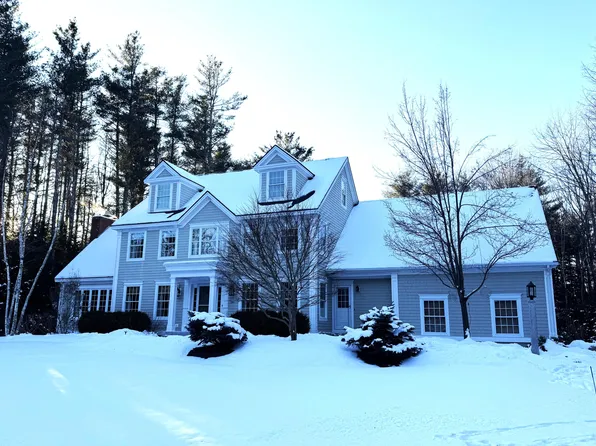8 Streamwood Lane, Falmouth, ME 04105