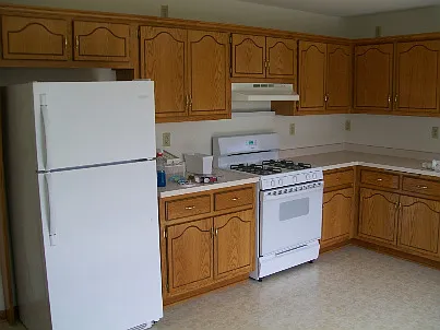 3 bed, 1.5 bath, 1420 sqft, $2,095 — Photo 2