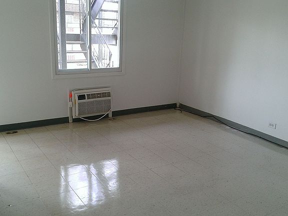 3rd image of 1143 Lathrop Ave APT 4