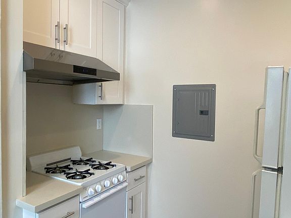 2nd image of 2339 California St #6