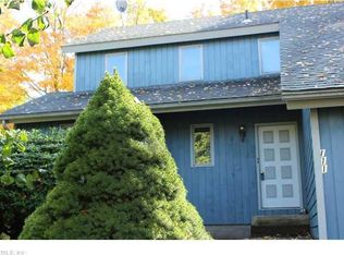 111 Whispering Brook Dr, Berlin, CT 06037