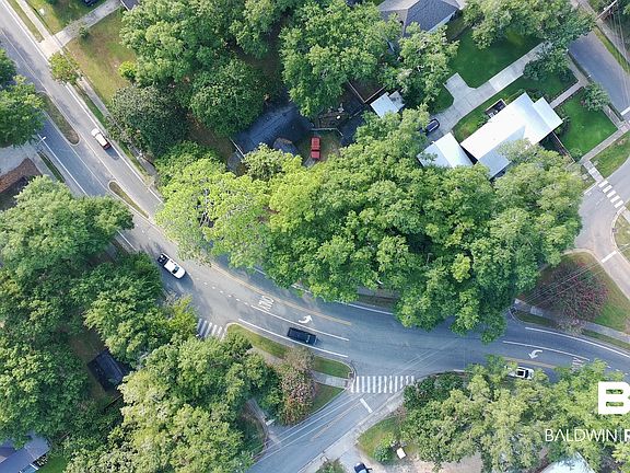 2nd image of 752 Fairhope Ave