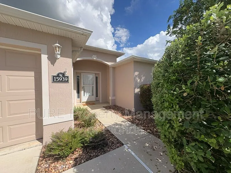 3 bed, 2.0 bath, 1647 sqft, $2,200 — Photo 3