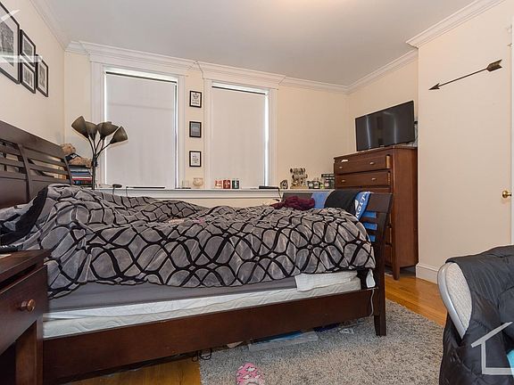 3rd image of 9 Glenville Ave #27B