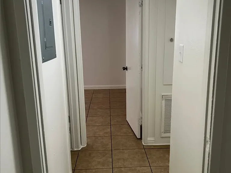 3791 Hazelwood St — Photo 5