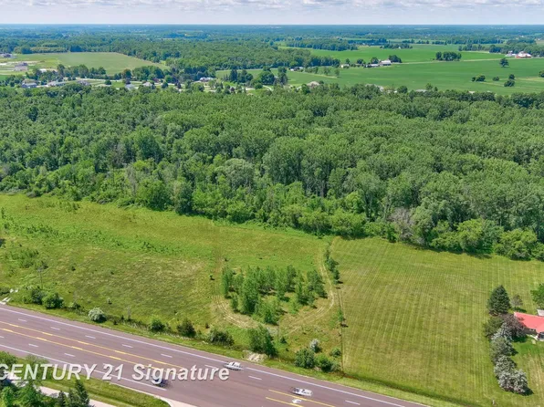 29 Midland Rd #13, Freeland, MI 48623