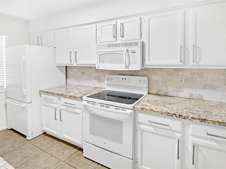 1500 Sandy Springs Rd #69 — Photo 2