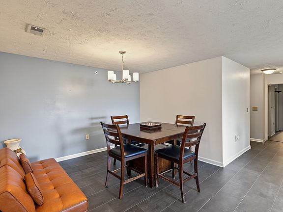 5th image of 8750 Yardley Ct APT 208