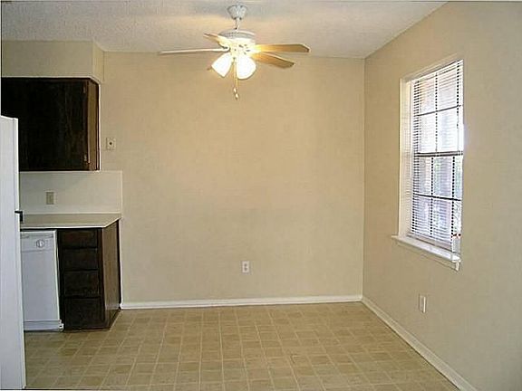 5th image of 1309 Parkway Ct