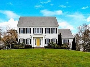3 Edgewood Cir, Plymouth, MA 02360