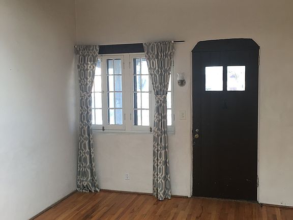 3rd image of 218 E Houghton St #220