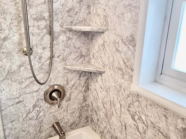 20" Deep soaking tub