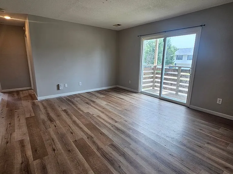 2617 N Clark St — Photo 12
