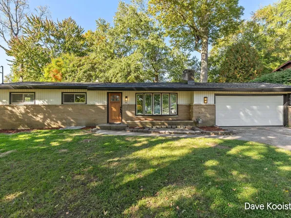 1575 Mullins Ave NW, Grand Rapids, MI 49534