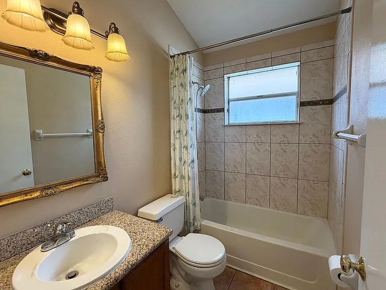 625 Remington Oak Dr — Photo 12