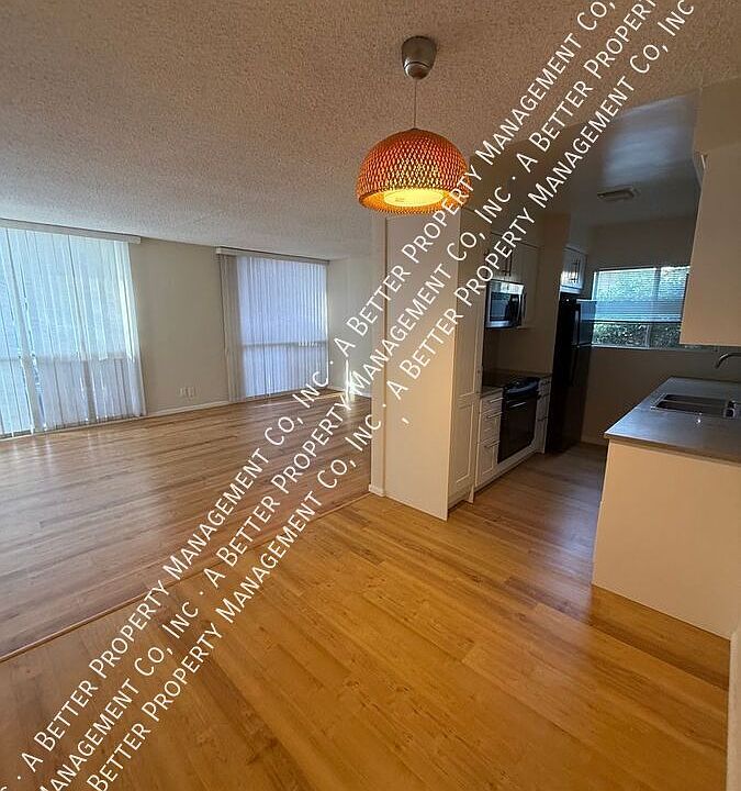 1st image of 220 Granada Ave APT 4