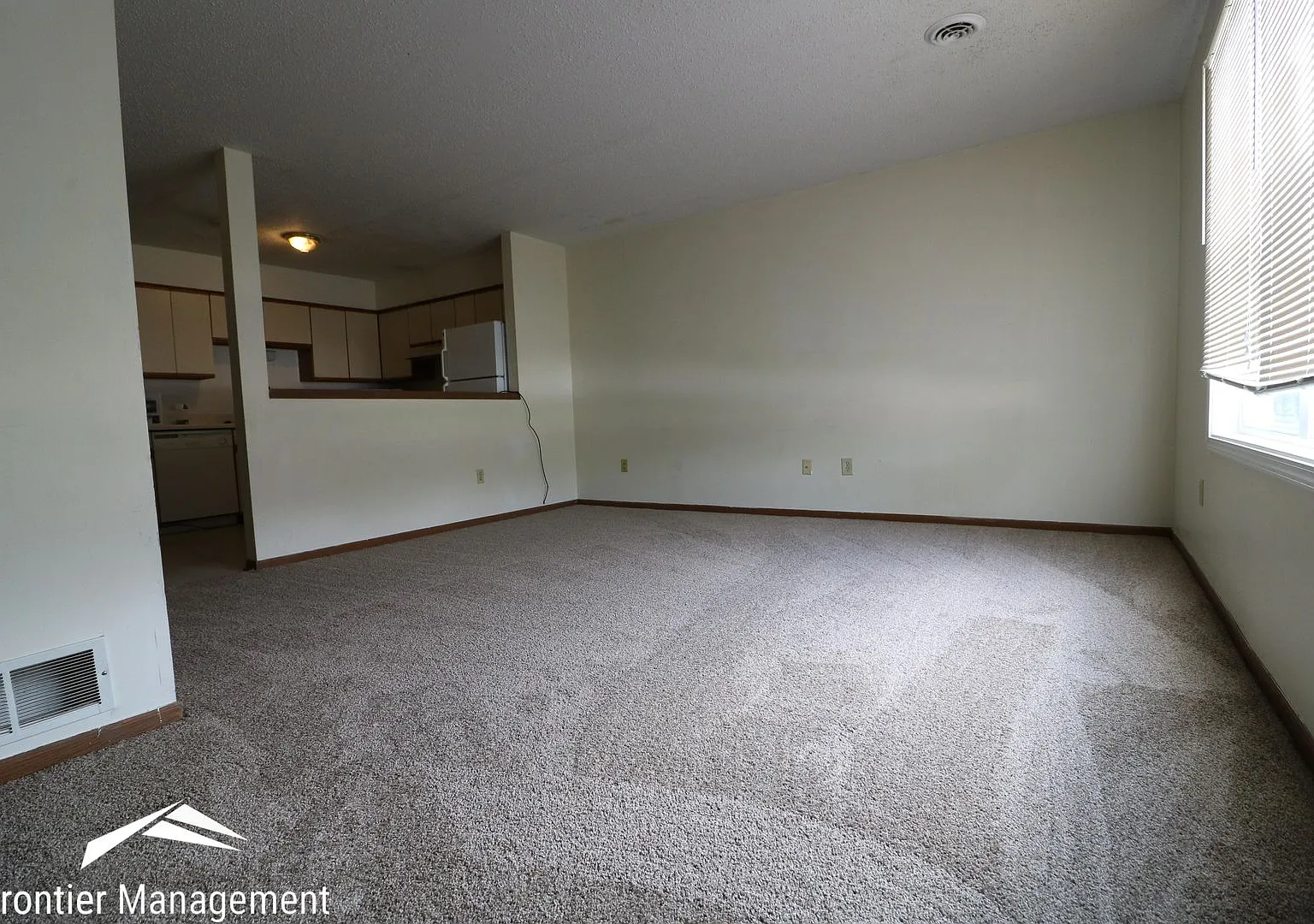 Spacious Brick Condo in a Great Location! — Photo 3