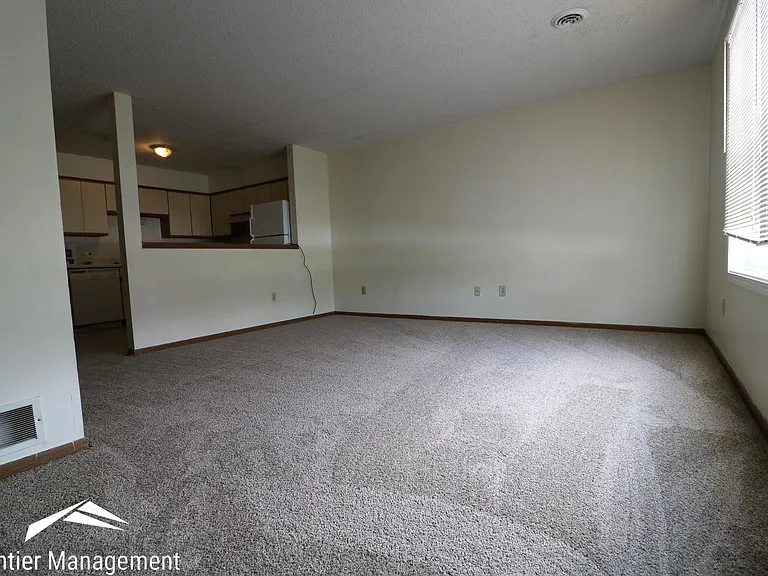 2528 Candlecrest Cir — Photo 3