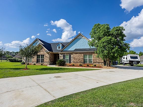 2nd image of 277 Silver Maple Ln