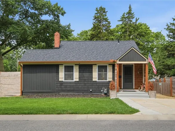 8524 Riley St, Overland Park, KS 66212