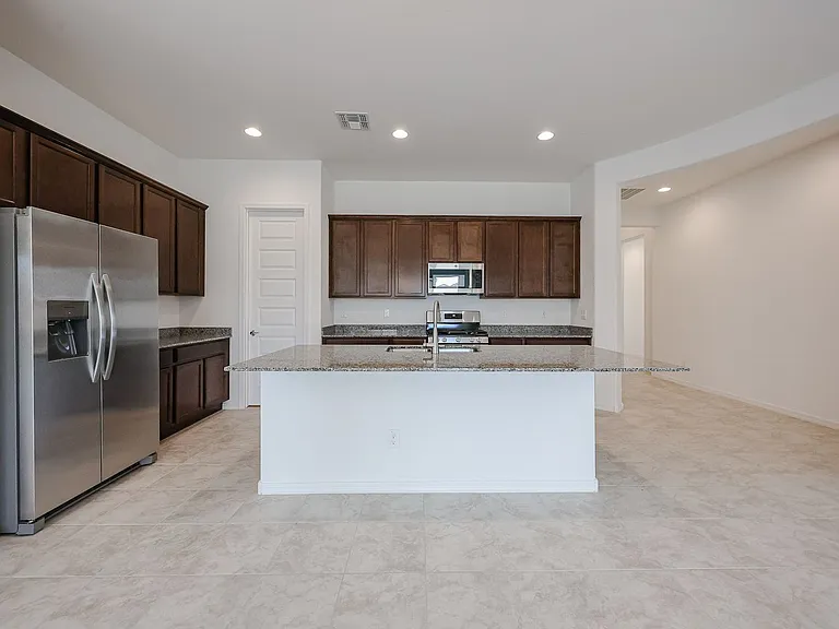 7616 W Bronco Trl — Photo 6