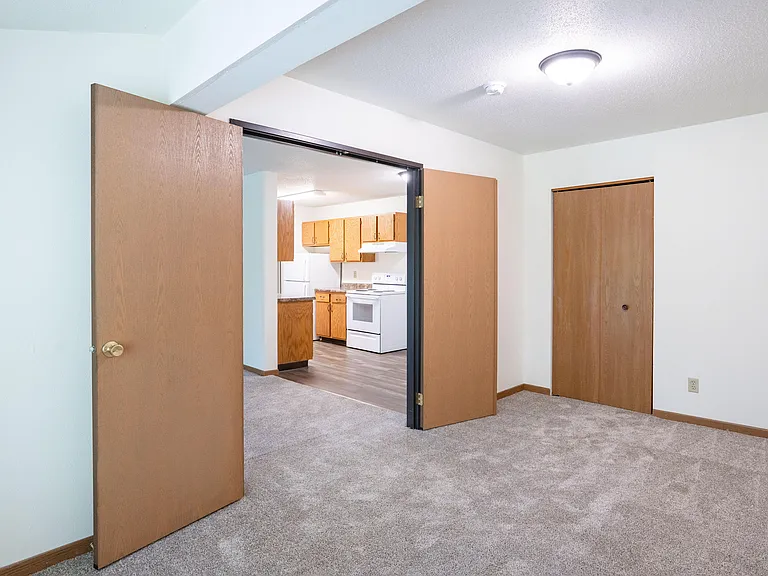 Grand Forks, ND Columbia West Apartments | 21C | Den