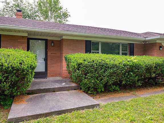 4th image of 2305 Lee Dr
