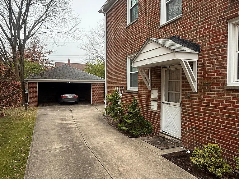 2600 Warrensville Center Rd #2 — Photo 3