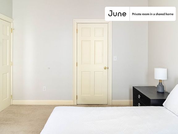 4th image of 19 Berkshire St #B