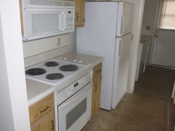 4th image of 1179 E Cochise Dr