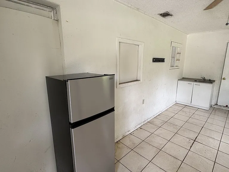 148 Deacon Jones Blvd — Photo 2