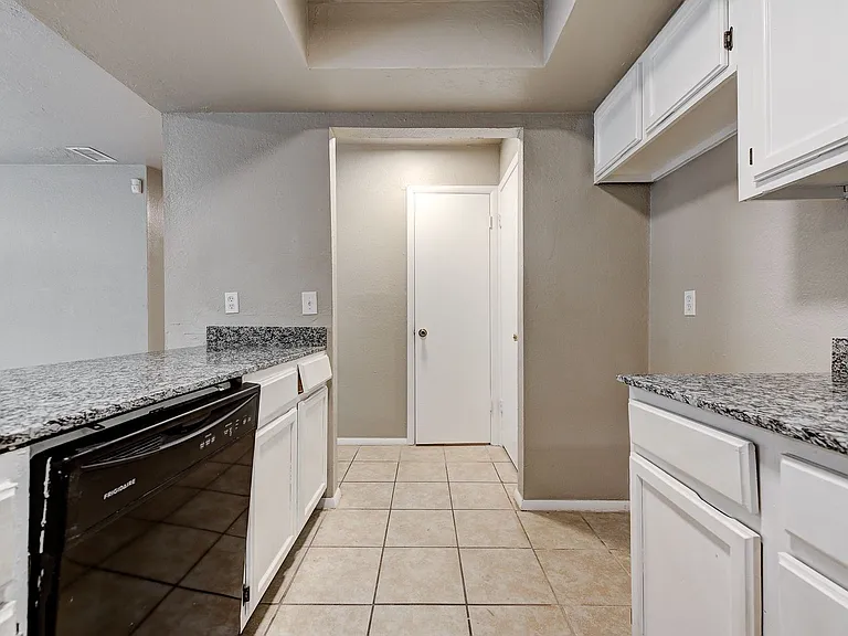 2221 NW 117th St — Photo 15