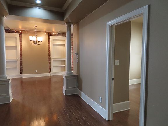 3rd image of 612 Center St APT 5