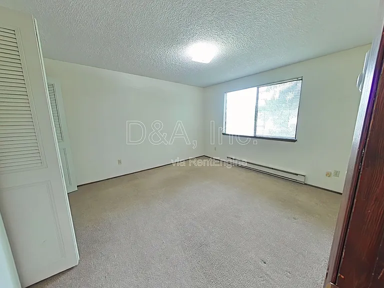 694 NW Walnut Blvd — Photo 9