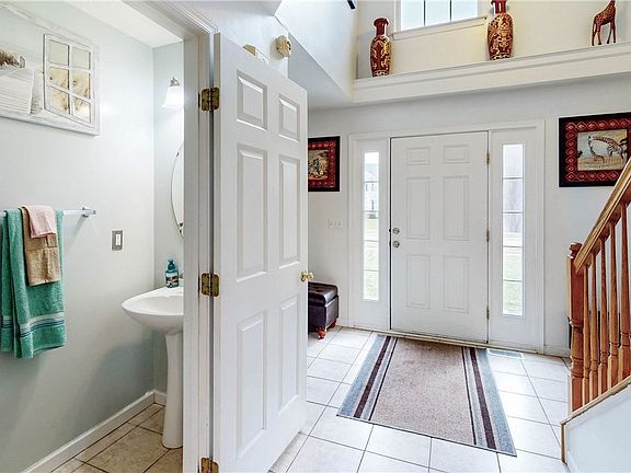 4th image of 9298 Ashcroft Ln