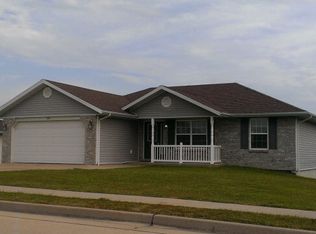 125 Brookstone Dr, Holts Summit, MO 65043
