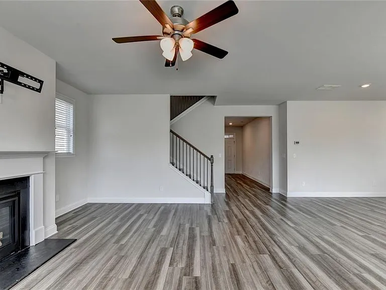 3335 Fall Branch Ln — Photo 9