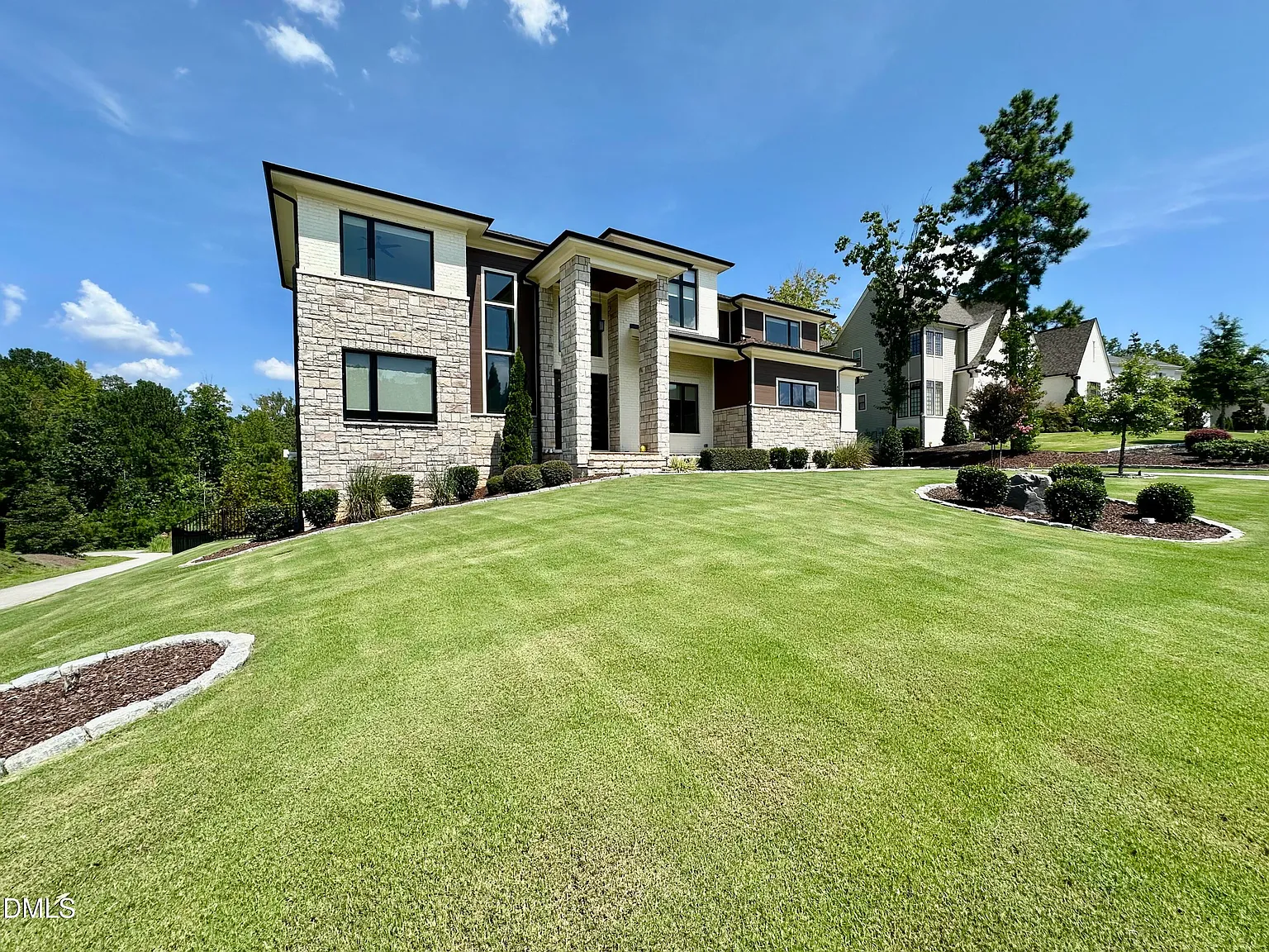 6 bed, 6.5 bath, 6655 sqft, $7,000 — Photo 3