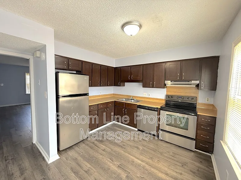 2 bed, 1.5 bath, 928 sqft, $1,495 — Photo 3