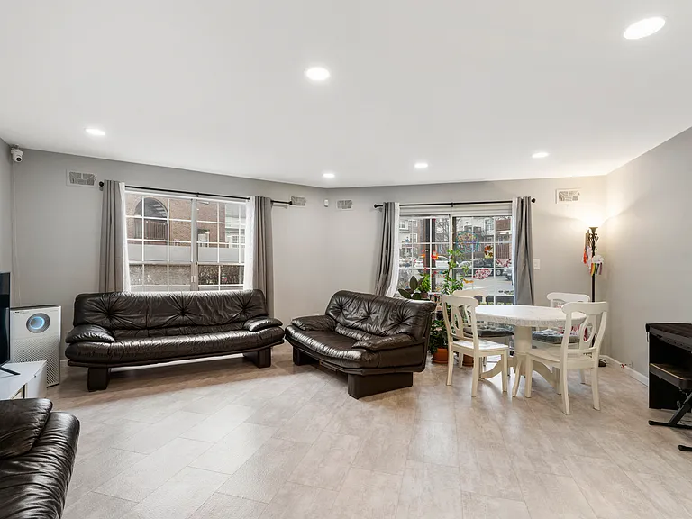 223 Village Circle Dr #223 — Photo 1