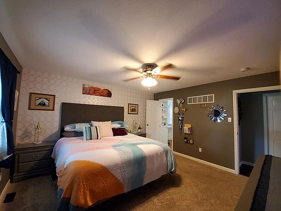 3rd image of 539 Willow Ave