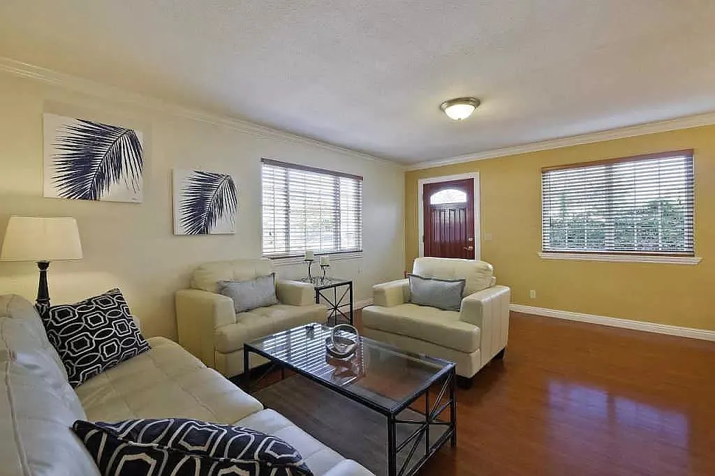 2 bed, 968 sqft, $4,995 — Photo 4