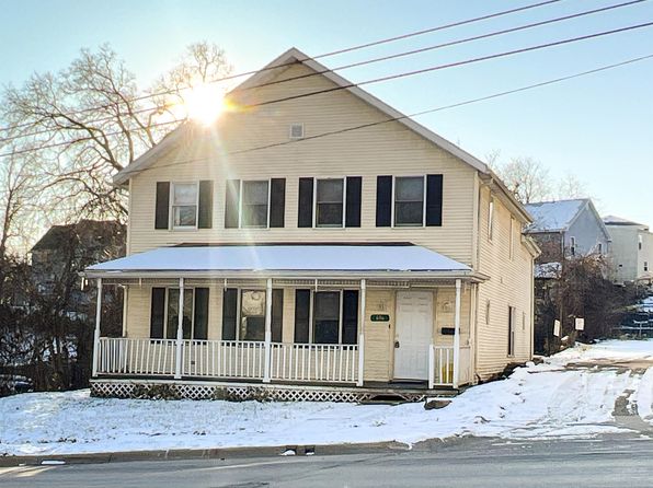 696 University Ave
