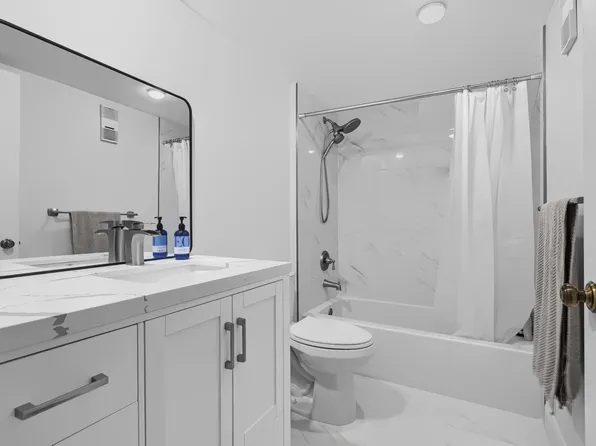 3826 Whitehall Drive #302, West Palm Beach, FL 33401