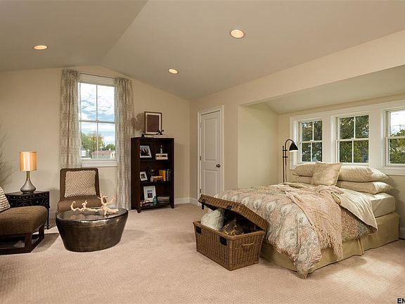 3rd image of 19B Cherry St #19B